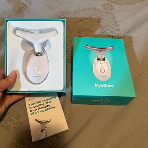 MyoGlow Facial tightened, rejuvenation device